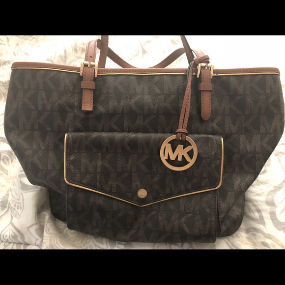 Michael Kors Handbags - Authentic Micheal Kors handbag (see pictures)